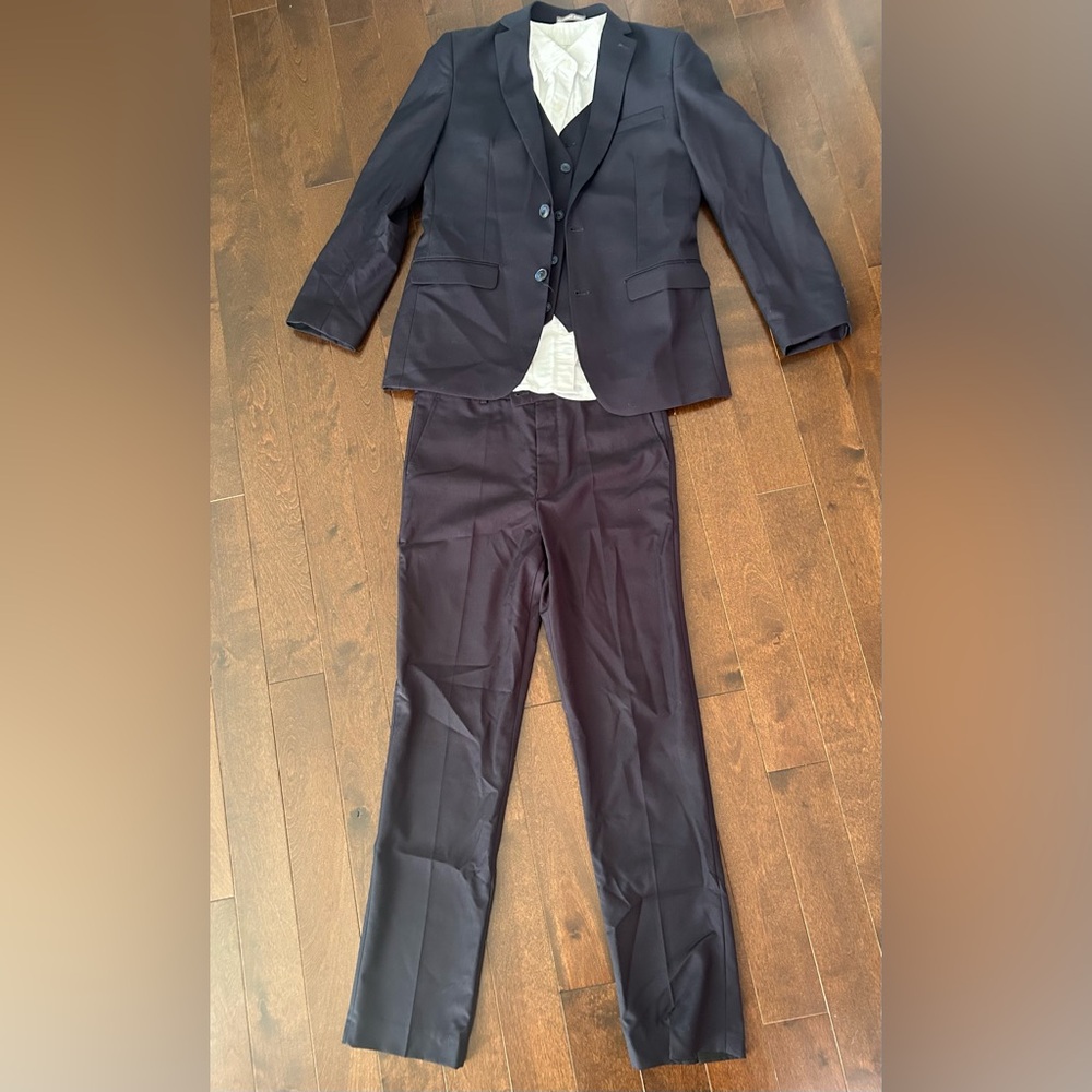 Geoffrey Beene Suit
